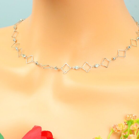 Delicate & Contemporary Necklace Chain, A Lovely Choice for Women, EVCH1858 - Picture 4 of 10